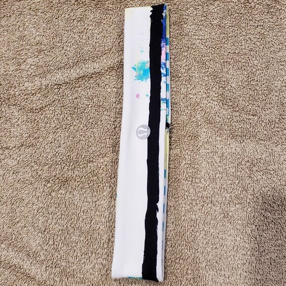 (2/$15) EUC Lululemon Fly Away Tamer Headband - Picture 2 of 9